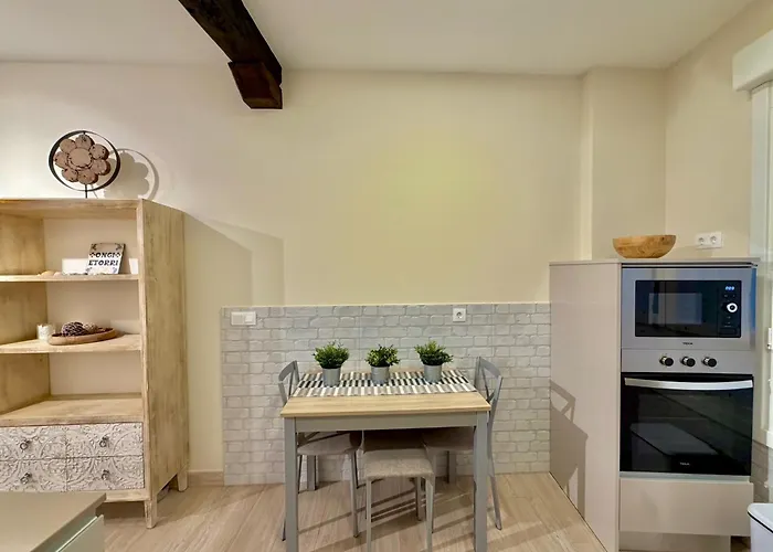 Itsasargi , En Pleno Casco Antiguo De Apartamento Bermeo