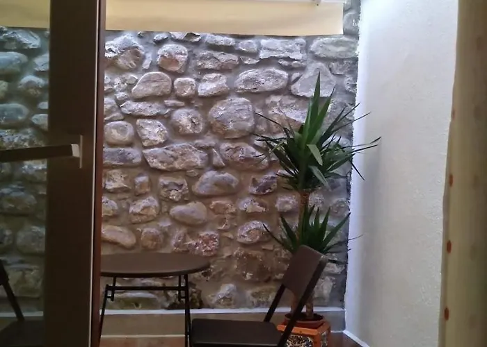 Itsasargi , En Pleno Casco Antiguo De Bermeo